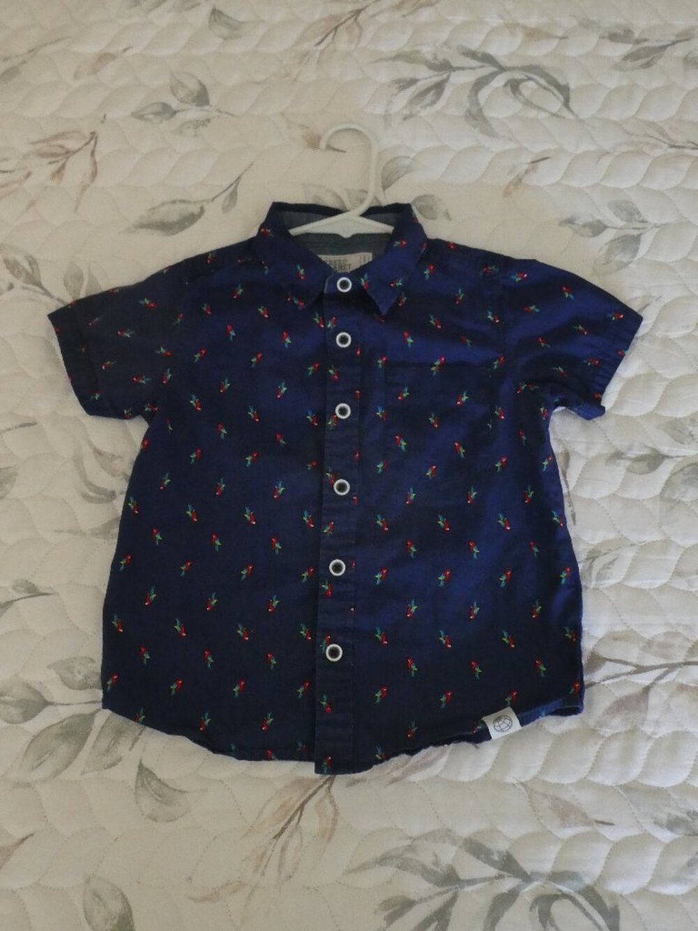 4/$20 Free Planet Boys Navy with Parrots Button Up Shirt Size 3T